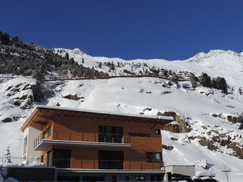 Appartement Montana Vent Aussenansicht Strassenseite Winter 2014
