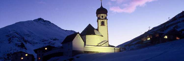 Kirche bei Nacht Urlaub Vent Montana